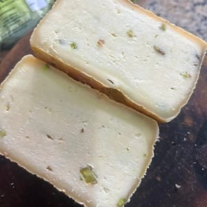 Queijo Minas Artesanal com Pistache - 420g