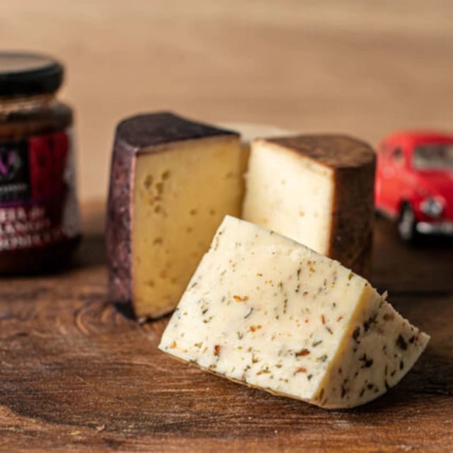 Kit 4 Queijos de Alagoa-MG (parmesão) 475g - Metade